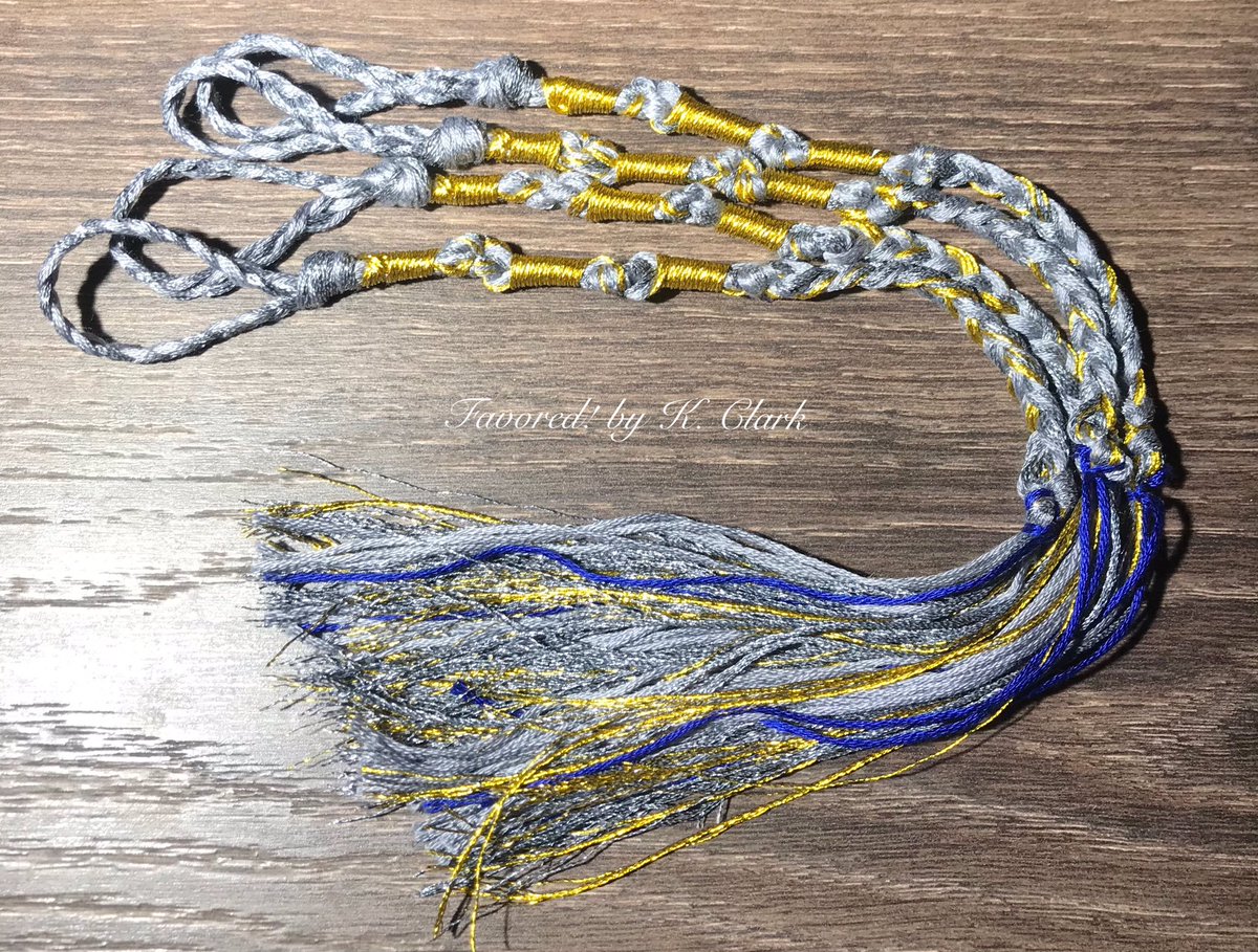 FavoredbyKClark's tweet photo. These color pops are one of many styles we offer✨✨ 
Hit me up for your sets today☺️ 
#hebrew #tassels #tzitzits #brewtique #etsy #handmade #custom https://t.co/VED1hrbQfi
