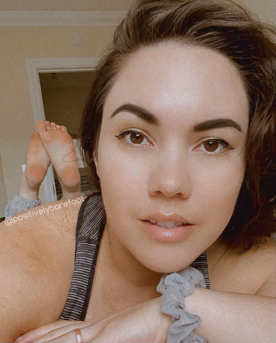 PositivelyBare's tweet photo. My favourite position #ThePose 

#feet #toes #findomdrain #feetpics #feetworship #feetlovers #feetlove #footgirl #footfetishnation #cutetoes #footgoddess #pes #findom #pezinhos #feetstagram #barefeet #pedicure #barefoot #wrinkledsoles #beautifulfeet #footqueen #prettyfeet https://t.co/opdmIcZOqe