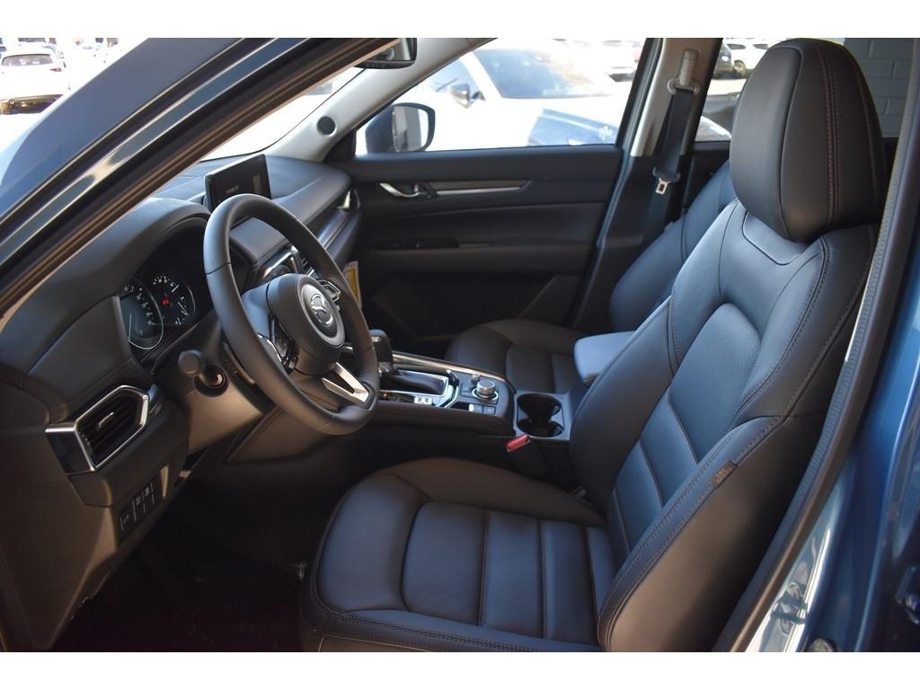 pike_mazda's tweet photo. Load up the family and food and head over to Thanksgiving dinner in this 2021 Mazda CX-5🍂!

Come visit us at Pike Mazda of Amarillo to test drive it today or visit us online by clicking here: https://t.co/wEODY3ru65 https://t.co/UozmTeQ9dm