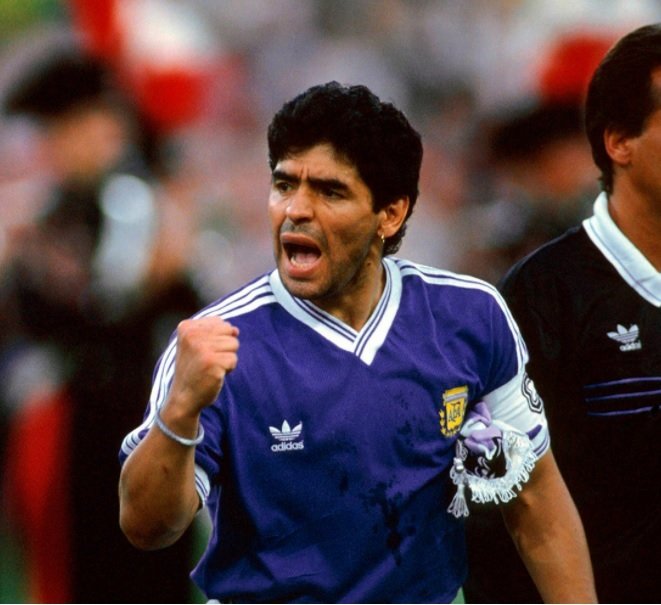 MartinezAlanOk's tweet photo. Triste noticia, muy triste. Se murió la bandera del fútbol argentino. Con él se fue una parte de nosotros... https://t.co/8a4MTQt7KN