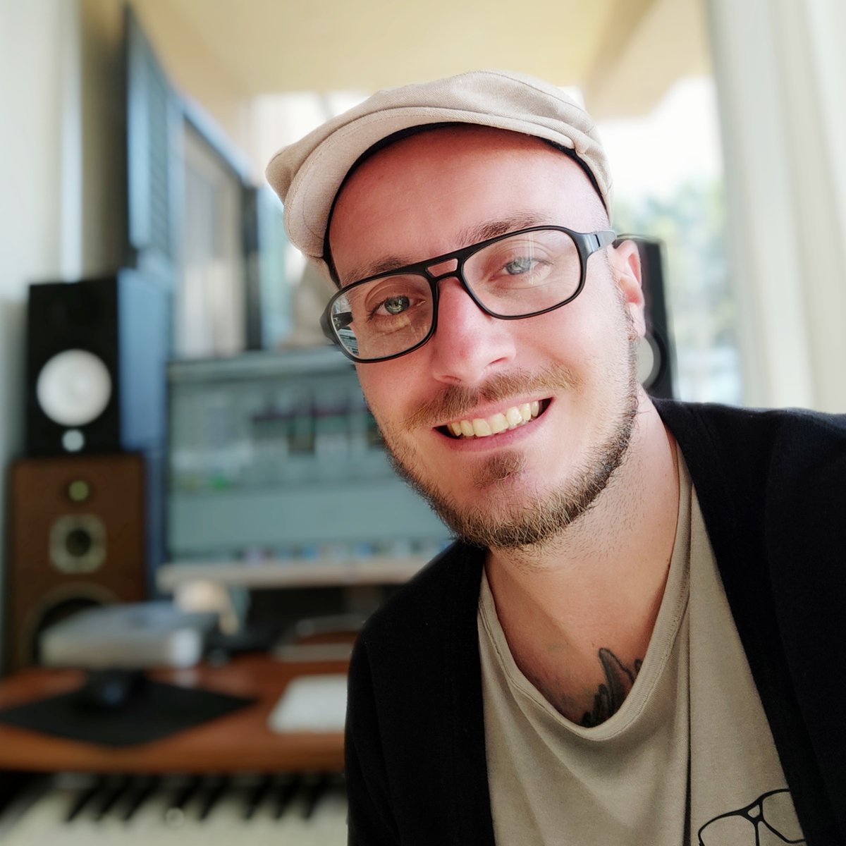 __Bonetti's tweet photo. 🆙Future remix to the respected North American artist @kevinyost on the way.
🔜Coming soon more info.
#futureremix #kevinyost #bonetti #electronicmusic #november #palmademallorca #balearicislands #spain https://t.co/5mSrSI3CvB