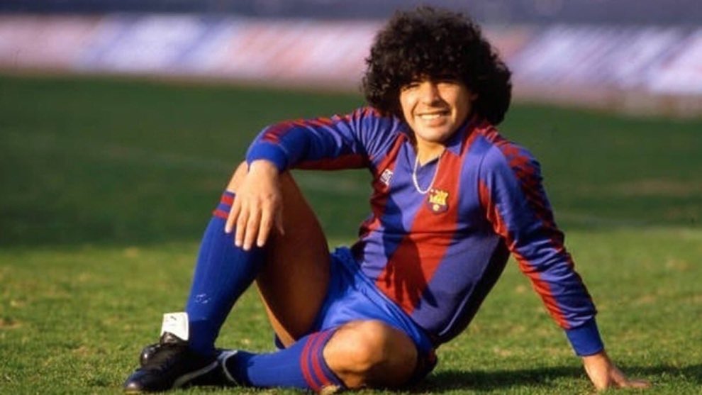 BarcaUniversal's tweet photo. Diego Armando Maradona, 1960-2020.

Rest in peace, Legend. https://t.co/6MiO4qc6xk