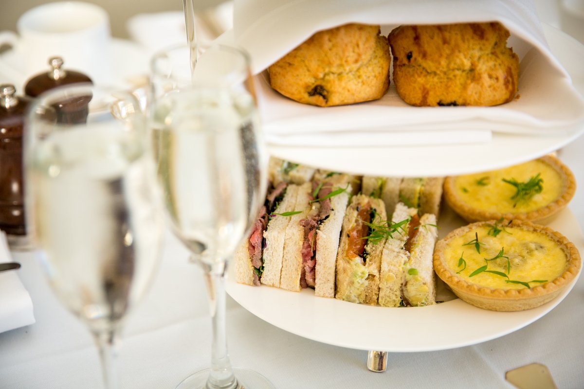 leedscastleuk's tweet photo. Stuck for Christmas gift ideas? We now have Afternoon Tea Gift Vouchers available to buy online! Vouchers can be redeemed throughout 2021 and include entry into the grounds and Castle.

Buy online: https://t.co/dFENIUhoiw

#AfternoonTea #Christmas #Gifts #LeedsCastle https://t.co/VTcap0963l