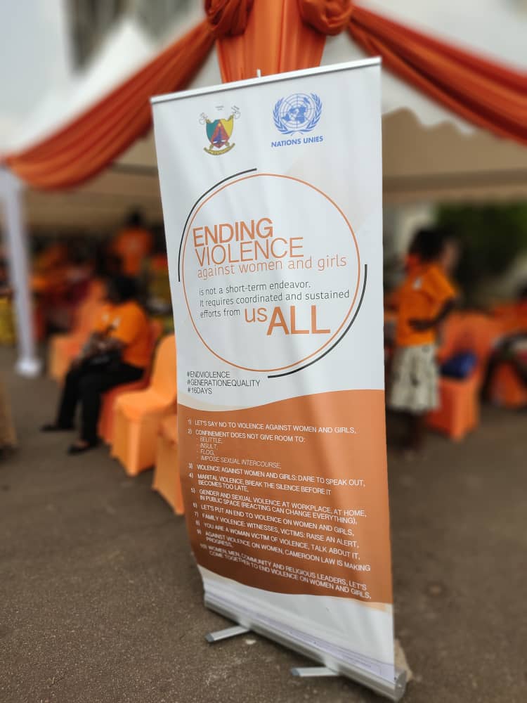 UnescoYaounde's tweet photo. @UNESCOYaounde joined sister agencies of @UN_Cameroon today in the official start of #16days of activism to combat #ViolenceAgainstWomen. As #StayHome measures are enforced to prevent the spread of #COVID, we must double efforts to stop the default increase of #DomesticViolence! https://t.co/QBTfMDixTC