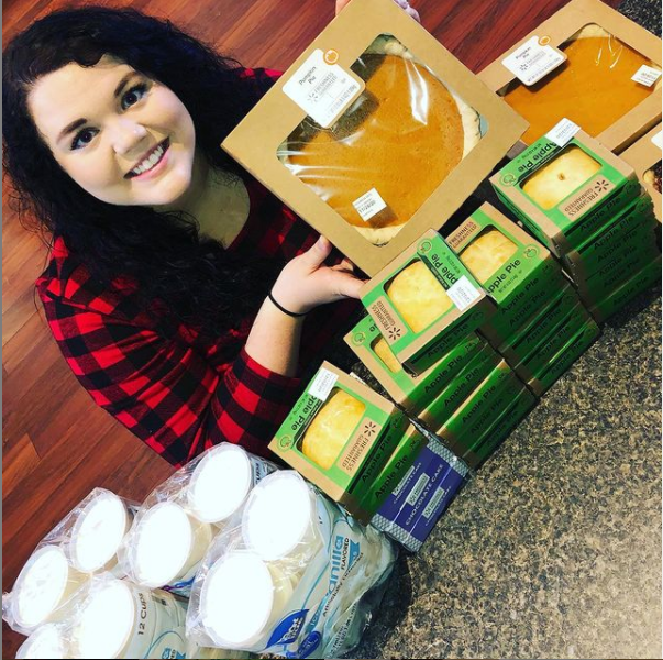 CampusPointeWKU's tweet photo. 🥧Pie &amp; Ice Cream at the front office!🥧 We want to let you know how thankful we are for you! We hope you have a wonderful Thanksgiving! https://t.co/nijwrelJAX