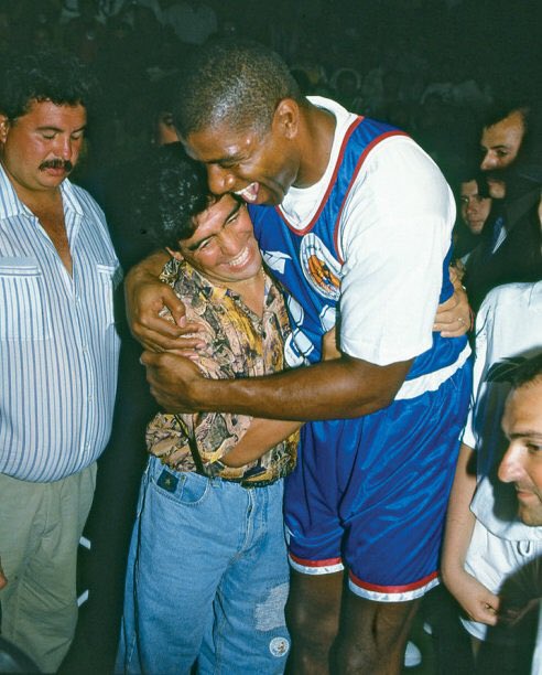 FirstTeam101's tweet photo. RIP Maradona 🙏 https://t.co/uBGJXIz247