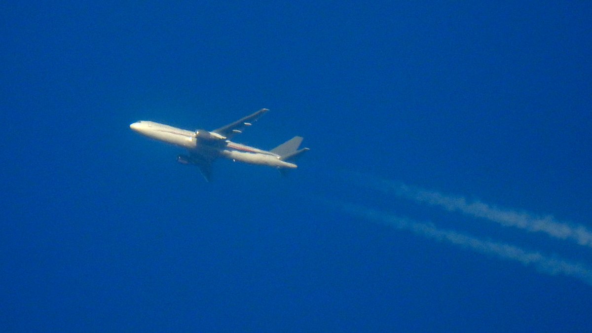 EHSBspotter's tweet photo. Here's πΊπΈ#N441AX, an Omni Air International 767-300 from π§π¬#Sofia, #Bulgaria, as #OAE601, at 32,000 ft. https://t.co/ap88AEvDnX