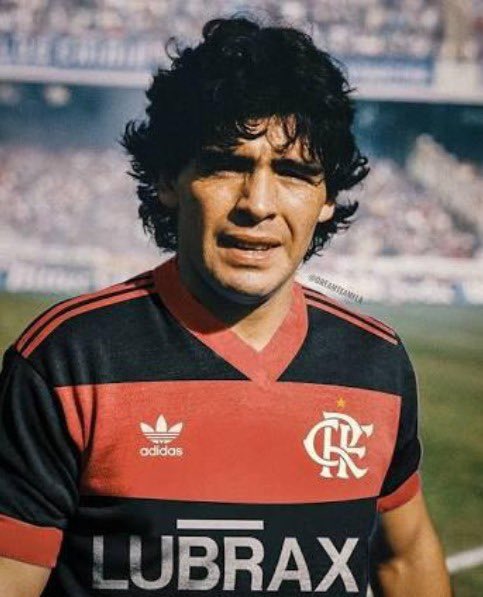 PapaRubroNegro's tweet photo. #RipMaradona! Futebol em #Luto! #Flamengo #CRF https://t.co/JVMfNxnH4S