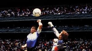 The Hand of God is dead. #10 #Maradona Min barndom definierades på många sätt av denna märkliga och helt ”fantastiska” man.