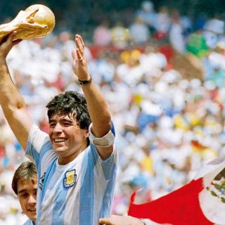 ejeradio1's tweet photo. Murió Diego Armando Maradona...Noticia en desarrollo por https://t.co/Zkh5cgwNRT https://t.co/bRri5HE1Nc