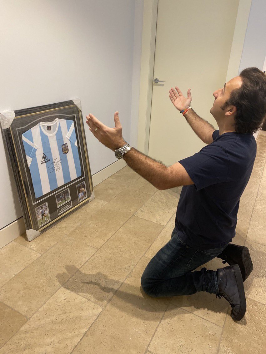 navedelmisterio's tweet photo. En el cielo hay partido y el 10 es el capitán!!!
Vamos Diego!!!! https://t.co/SUtEX1rO3t