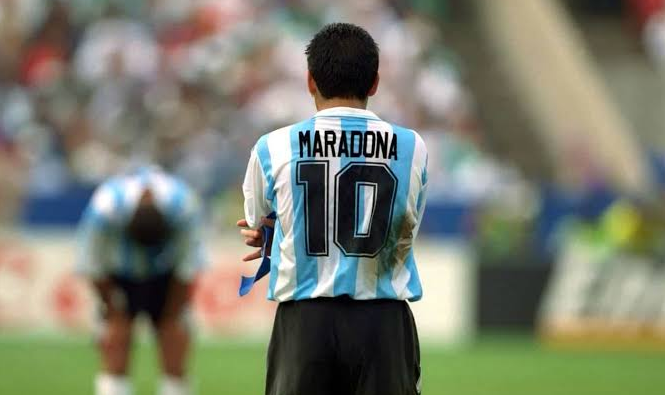 GuilhermeBoulos's tweet photo. Hoje perdemos Maradona, o "mais humano dos deuses", nas palavras de Galeano. Obrigado por tudo, gênio! https://t.co/QffUX6JRCQ