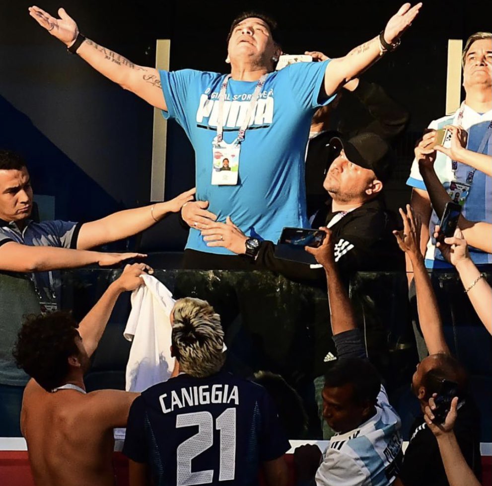 Heute ist ein trauriger Tag. Nie mehr diese Brillanz, nie mehr diese Fehltritte. So richtig erwachsen warst du nie, aber das verzieh man dir. Ruhe in Frieden. 

#maradona