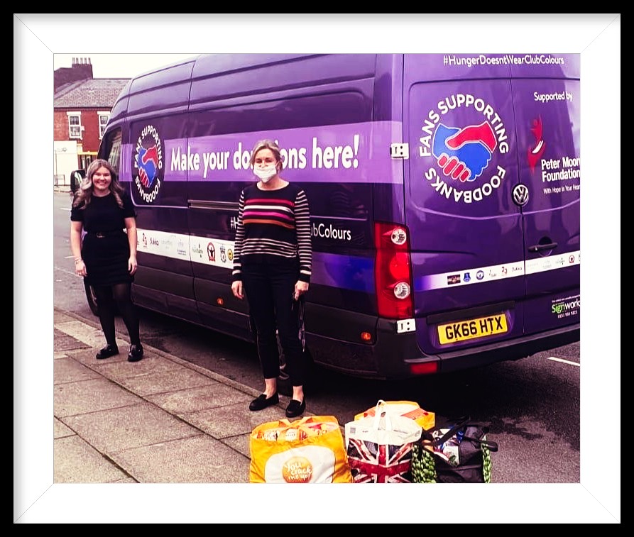 PeteJamiesonDWP's tweet photo. Colleagues are really proud of the support/donations collected for #StAndrews church #Everton. Lynsey & Caitlin #EvertonJCP have been out and about in the community delivering food which is then distributed to families in the local area #SpiritOfMerseyside #wednesdaymotivation https://t.co/4ejThQIUFs
