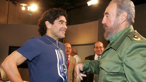 Tanrı elini çekip aldı Dünyadan 
Futbol seni asla unutmayacak

#maradona