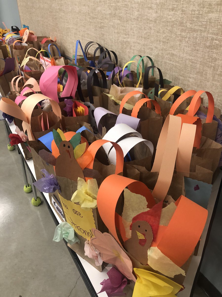 Sometimes sharing your art through positive messages is just what people need!

 <a href="/Aurora_Elem/">Aurora Elementary</a> students are hoping those in our local nursing homes are feeling extra blessed with their hand crafted cards &amp; bags this season! #YouAreLoved