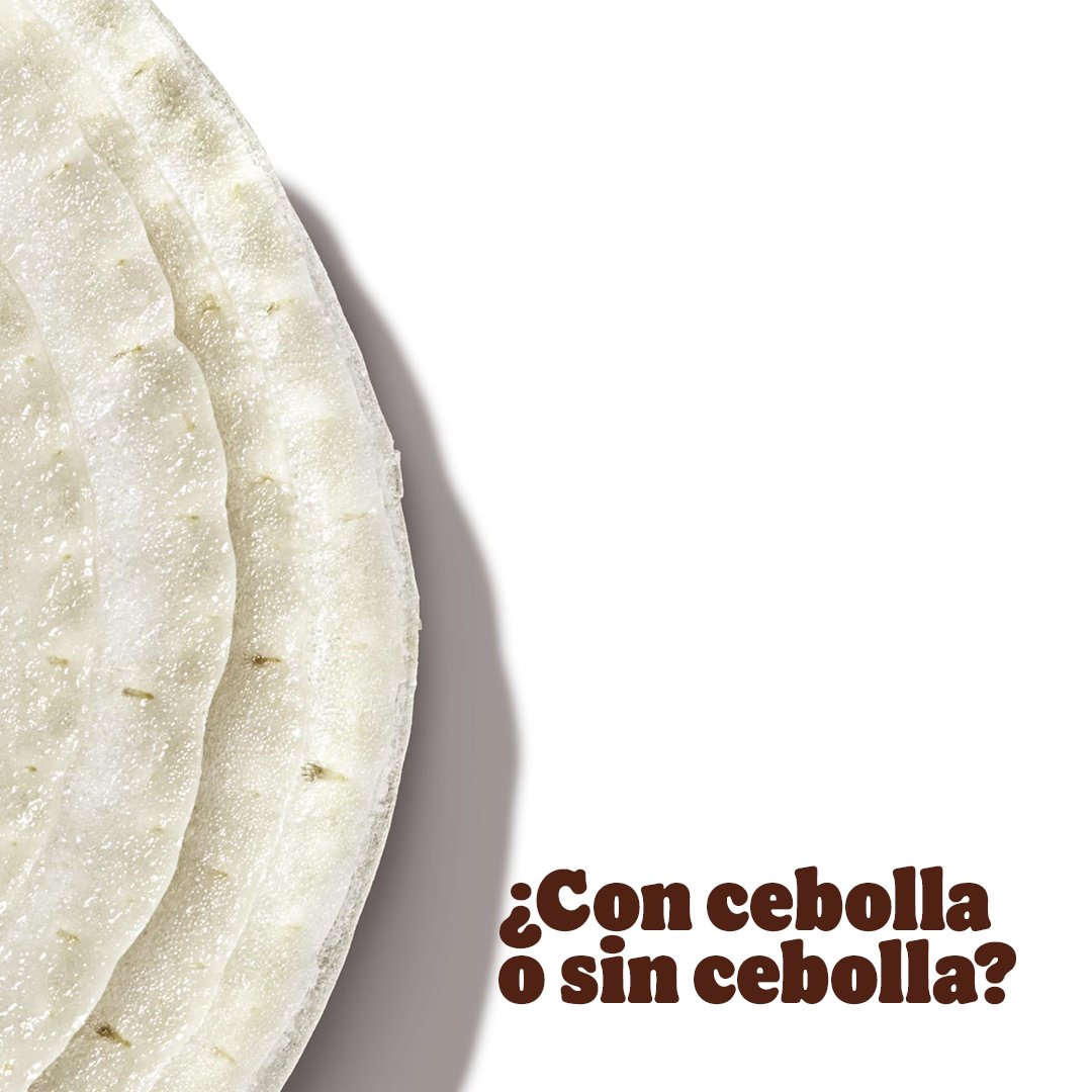 La cebolla definitivamente es capaz de marcar la diferencia, al Rey le fascina,🧅🧅 porque es capaz de potenciar el sabor de su Whopper 🍔🍔🍔de siempre. 

¿Tú qué opinas? ¿Con cebolla o sin cebolla? 
 #BurgerKing #Whopper #Hamburguesa #Venezuela #vegetables #onion #cebolla