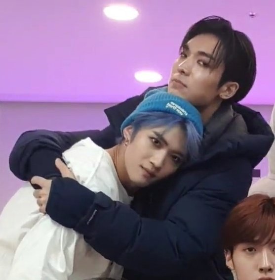 violet__star's tweet photo. cara eu amo TANTO meu yuyan que eu nem sei como que tanto amor pode caber assim no meu peito 😔❤️💜💙💛💓💗💘💕💚💟💌💚💌💕💗❤️💙💜💘💌💛💗😍❣️🤩💕💌 https://t.co/QYSDnTbS5M