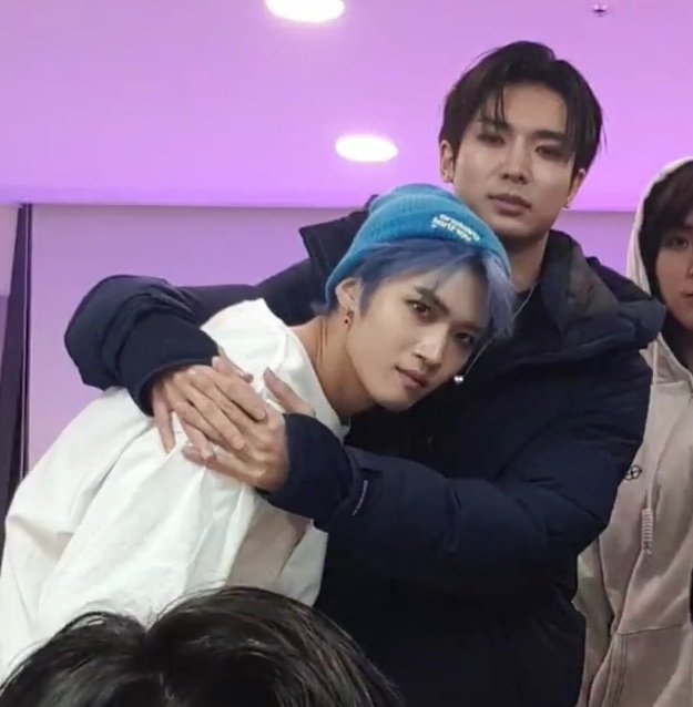violet__star's tweet photo. cara eu amo TANTO meu yuyan que eu nem sei como que tanto amor pode caber assim no meu peito 😔❤️💜💙💛💓💗💘💕💚💟💌💚💌💕💗❤️💙💜💘💌💛💗😍❣️🤩💕💌 https://t.co/QYSDnTbS5M
