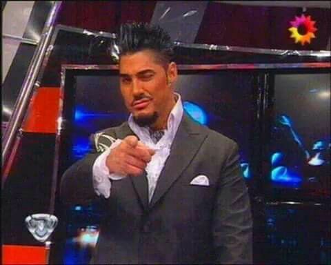 peachy__jm's tweet photo. la única muerte que importa es la tuya rey, dejen de hablar sobre maradroga y hablen sobre el rey Ricardo Fort. https://t.co/u0UEtDQ3KY