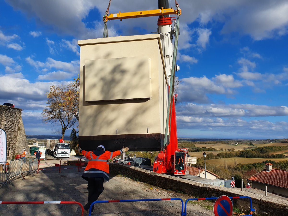 PCAMEO's tweet photo. Nouveau #NRO @tarnfibre #CastelnaudeMontmiral qui desservira près 2200 #logements Ce jour avec #CristopheHérin #Numerique département #Tarn #PaulSalvador  #Maire &amp; Pdt CAGG @BELFORTEric1 Direct @tarnfibre  &amp; @GFaureDRAlticeF DRSO @AlticeFrance https://t.co/Os3NQajLUy