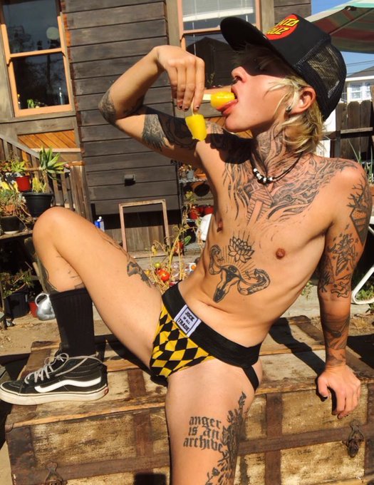 1 pic. RT for a lick ??????
https://t.co/oX9aNX1E8V https://t.co/mOvDcX3szZ