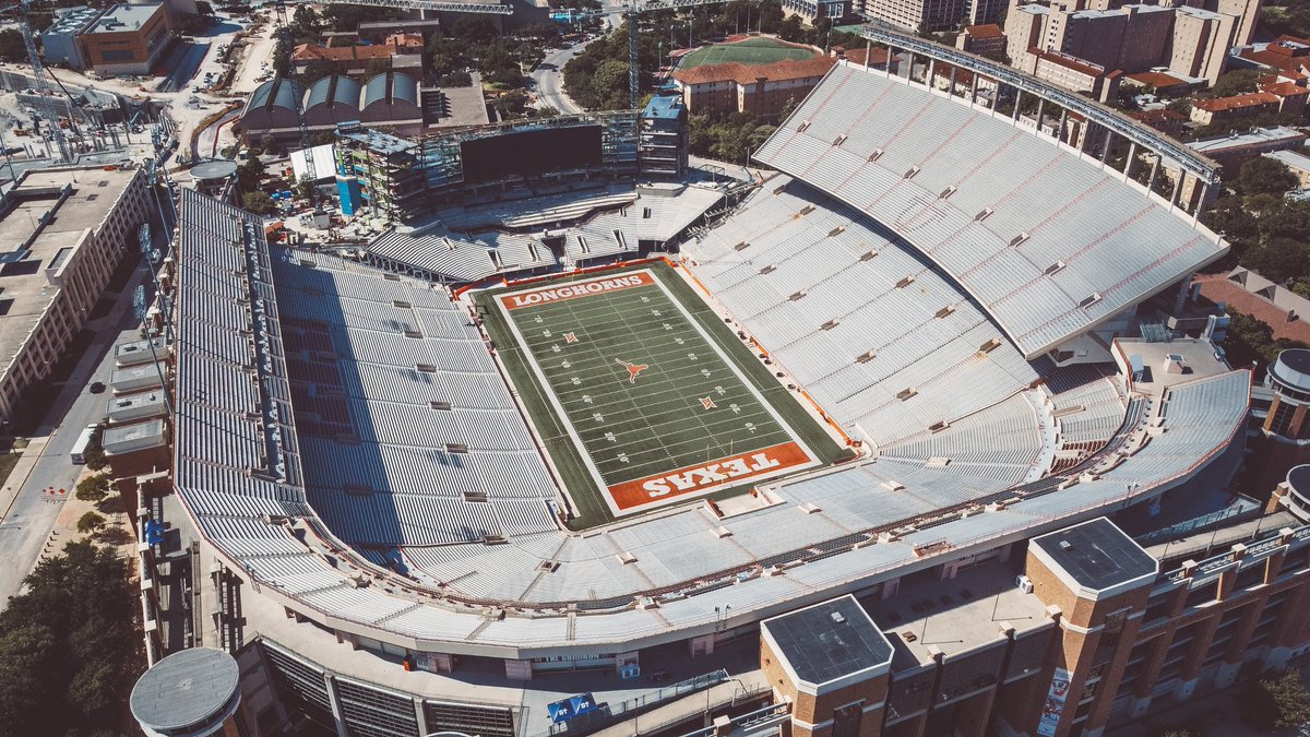 TexasLonghorns's tweet image. Friday is the last dance in DKR for 2020

Let&apos;s make is special 🤘
