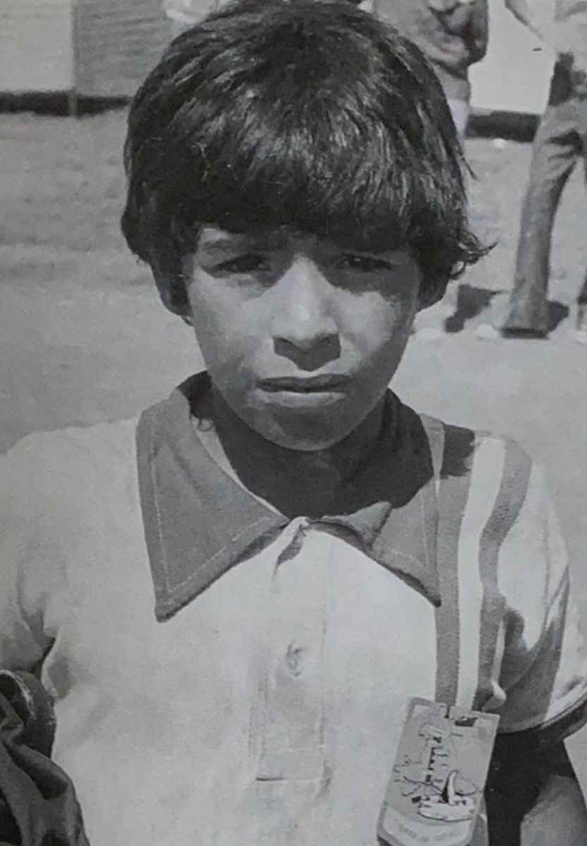 GonzaloGarces5's tweet image. “Y en algún lugar del mundo,
Donde el cielo quedó sin voz y el siglo no estuvo atento,
Nace al mundo un niño 
de quien nadie conoce la raza ni la estirpe,
Y el genio llama, con golpes seguros,
En las sienes de una frente pura.”

Saint-John Perse