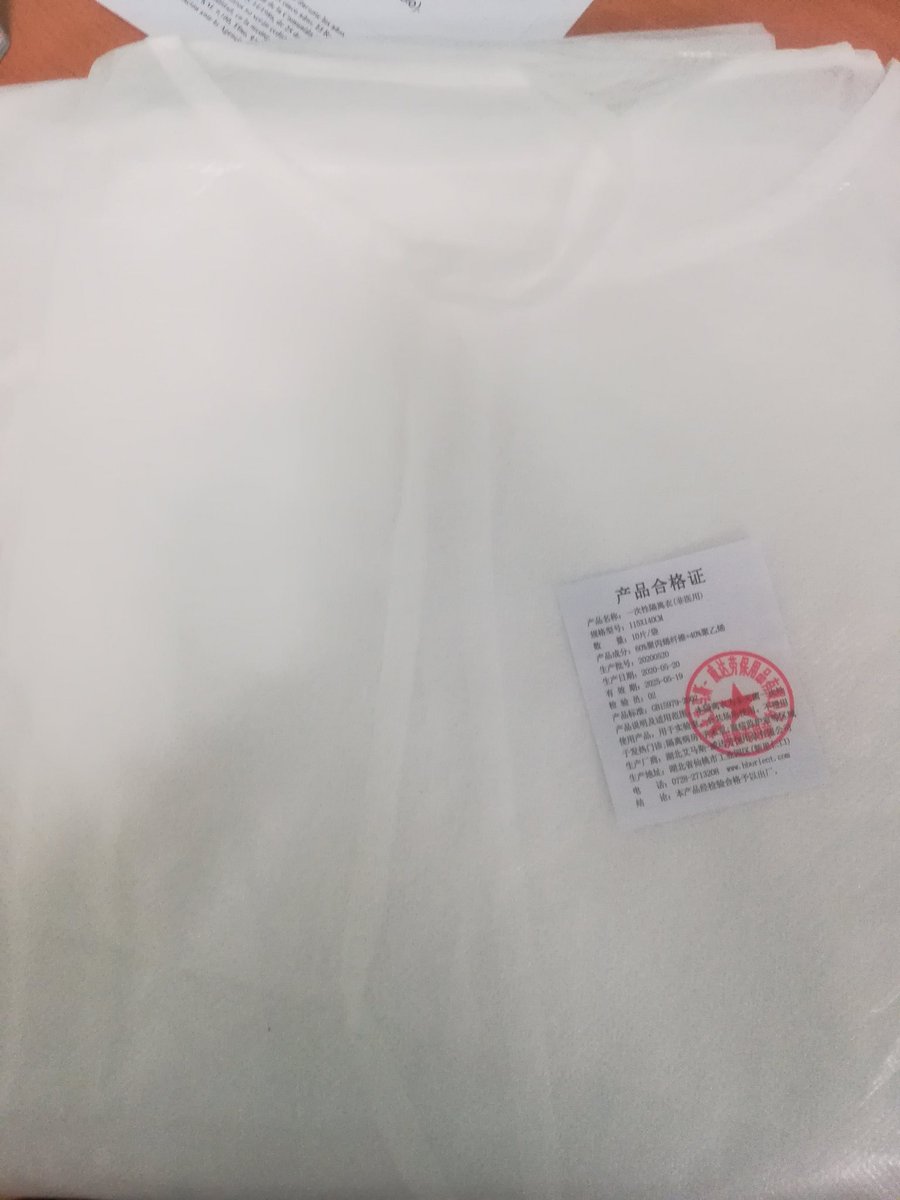 Hoy guardia 24 horas..cuando voy a ponerme un EPI veo esto, ojo, ahora hay material y es de agradecer, pero da pena y rabia que todo sea de fuera. De verdad no hay empresas españolas que vendan EPIS? Potenciar el autoconsumo,aunque sea más caro,es una forma de superar la crisis