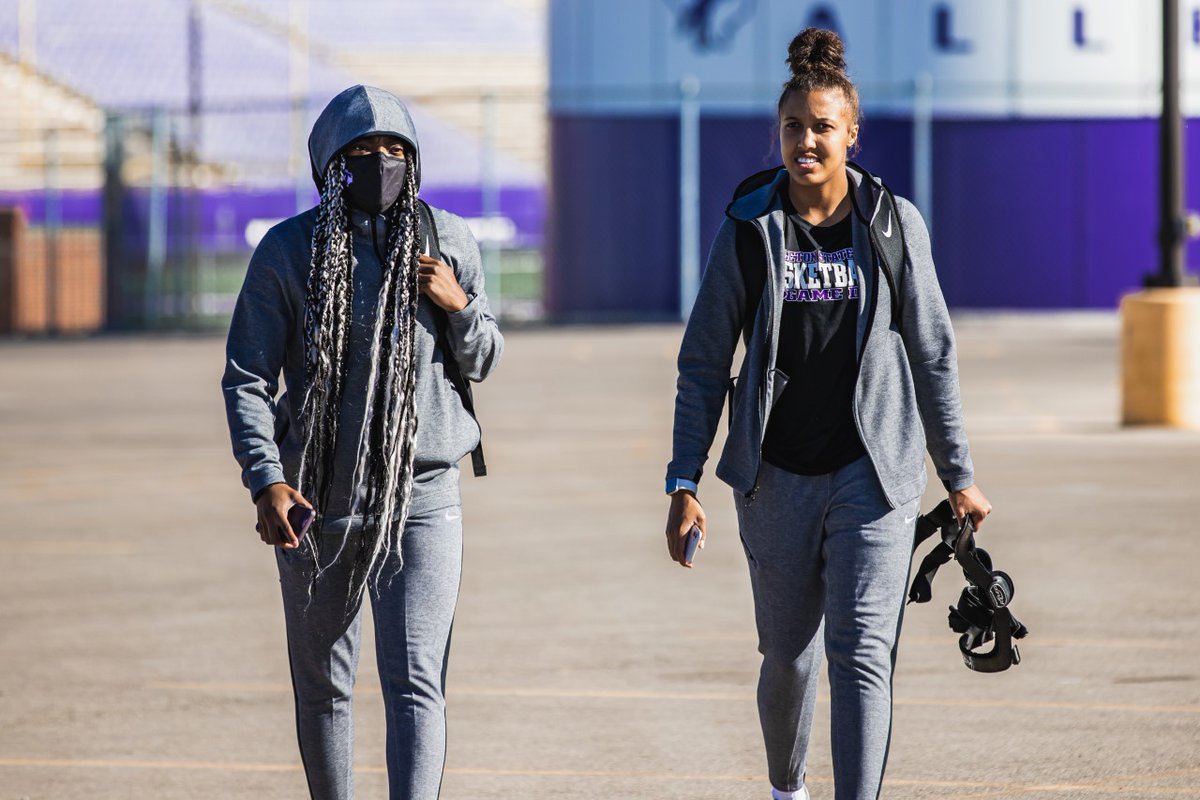TarletonWBB's tweet photo. 🚍 Ready or not, here we come 

Next stop, Denton 🏀

#D1szn x #HereComeTheTexans https://t.co/jNNcS19oLp