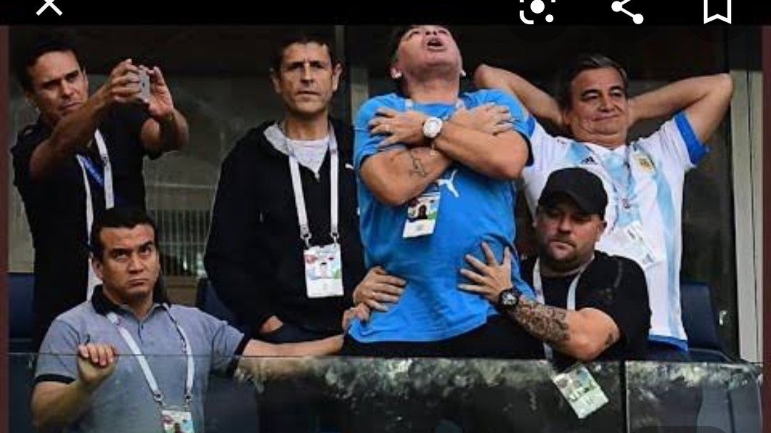 vicadcontrol's tweet image. Como olvidar cuando el Diego preparaba pizza y dejaba claras muestras de la harina en pleno mundial