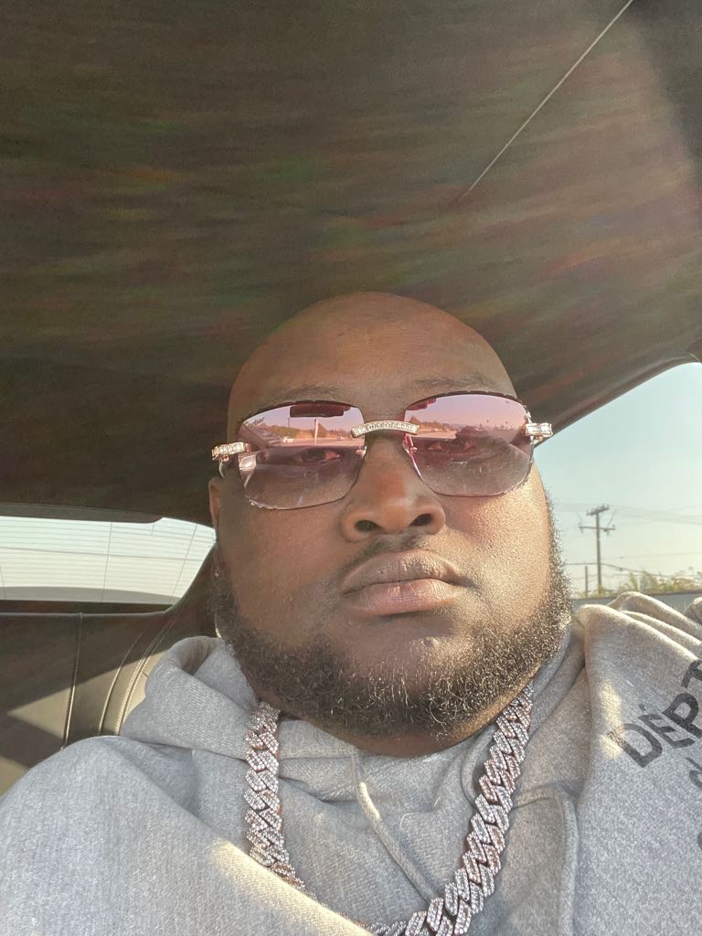 mrxpensivecrip's tweet photo. JUS KEEP WINNIN IM EXHAUSTED BOY U BROKE AS HELL AND HOMELESS SHUT YO ASS UP https://t.co/OySvR5Kvxa
