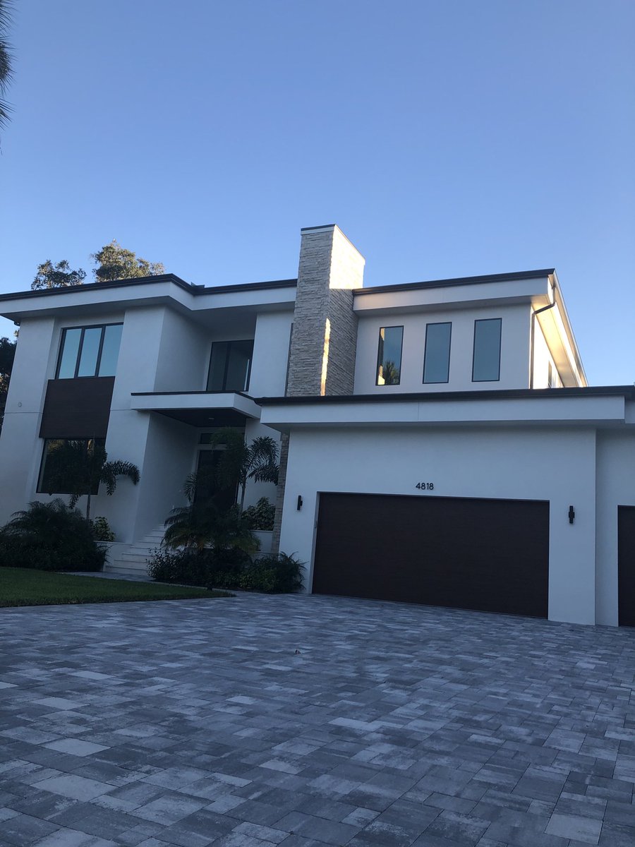 IamBeccaC1's tweet photo. SOLD!!!! So happy my home sold!! I hope they have many memories as much as I did. #myhomesold #homebound 🇬🇧🇬🇧 https://t.co/ACy3ImoRyE