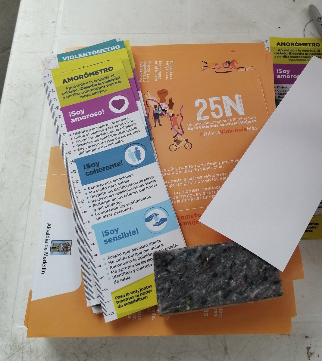 AlcaldiadeMed's tweet photo. ¿Ya conoces nuestra carpa 🎪? Aquí tenemos dispuesto un buzón 🗳️ para que los hombres de la ciudad participen 🙌. Visítanos y deposita en él tu compromiso simbólico por una vida libre de violencias para las mujeres 💜💛. #25N #NiUnaViolenciaMás https://t.co/jTud87PKua