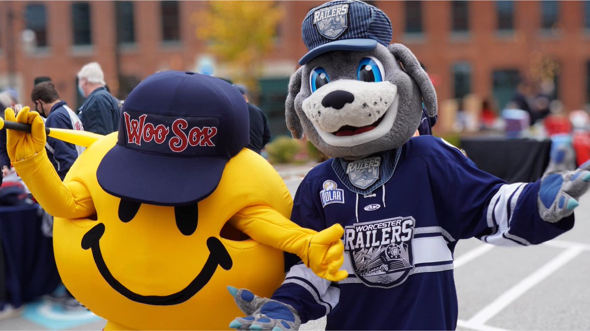 RailersHC's tweet photo. Don't miss visits from Smiley Ball & TRAX at #SmallBusinessSaturday today at 12pm! Save on Railers & WooSox apparel and more - the Rail Shop at the Worcester Ice Center until 3pm today!
More info: https://t.co/rWfxG35dgT
#ShopWoo https://t.co/d9BTI6vGv9