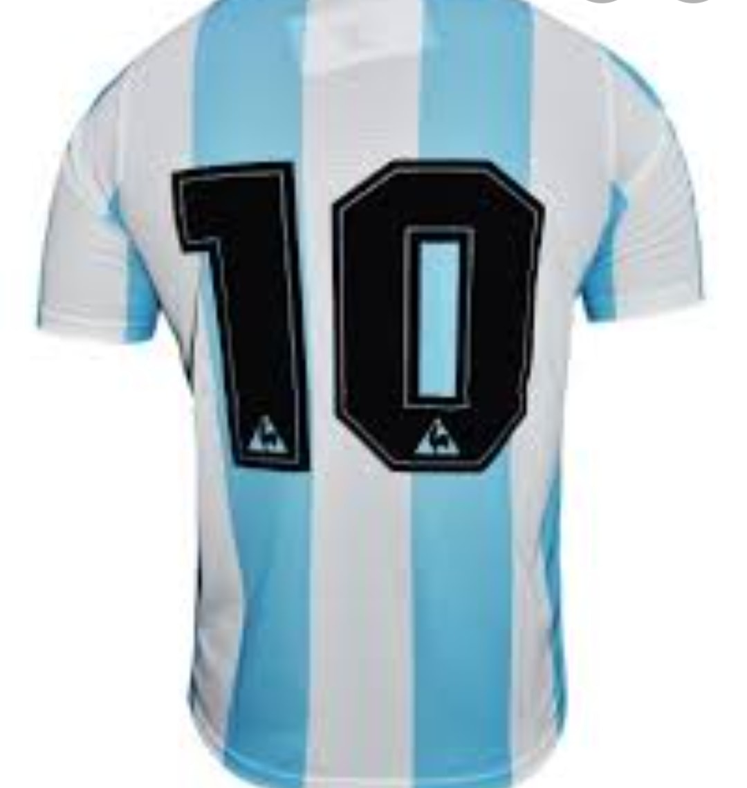 Estamos de acuerdo que hay que retirar " la 10", no??
#Maradona #D10S #EternoDiego