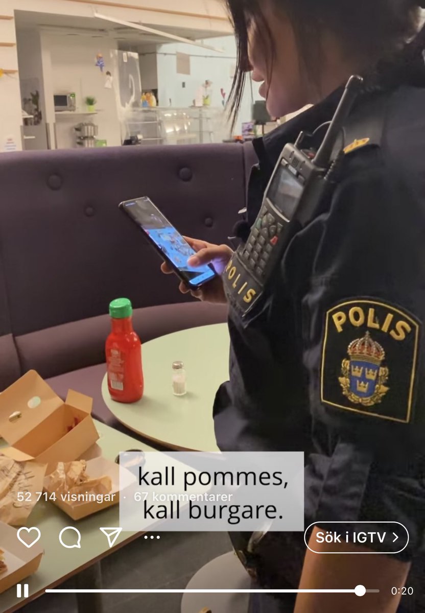 Kan knappt tro det... Har skrivit om Polisens reklam tidigare.

Nu producerar Polisen själva, utan mellanhand, vad de kallar för ”ny reality” och kör ut i en annonskampanj där du ser en misstänkt gripas med gråtande barn i bakgrunden. Sen gnäller polisen över sina kalla pommes.