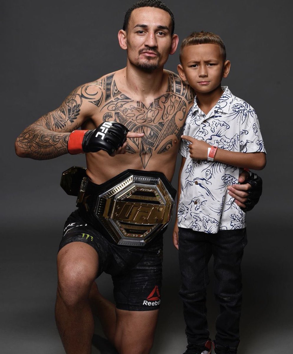 Which fighter do you hate to see lose the most?
Mine is Max Holloway🥺
#UFC #UFC255 #UFCVegas15 #MMA #MMA2020 #MMA #MMATwitter #maxholloway https://t.co/MDFNCaGsD9