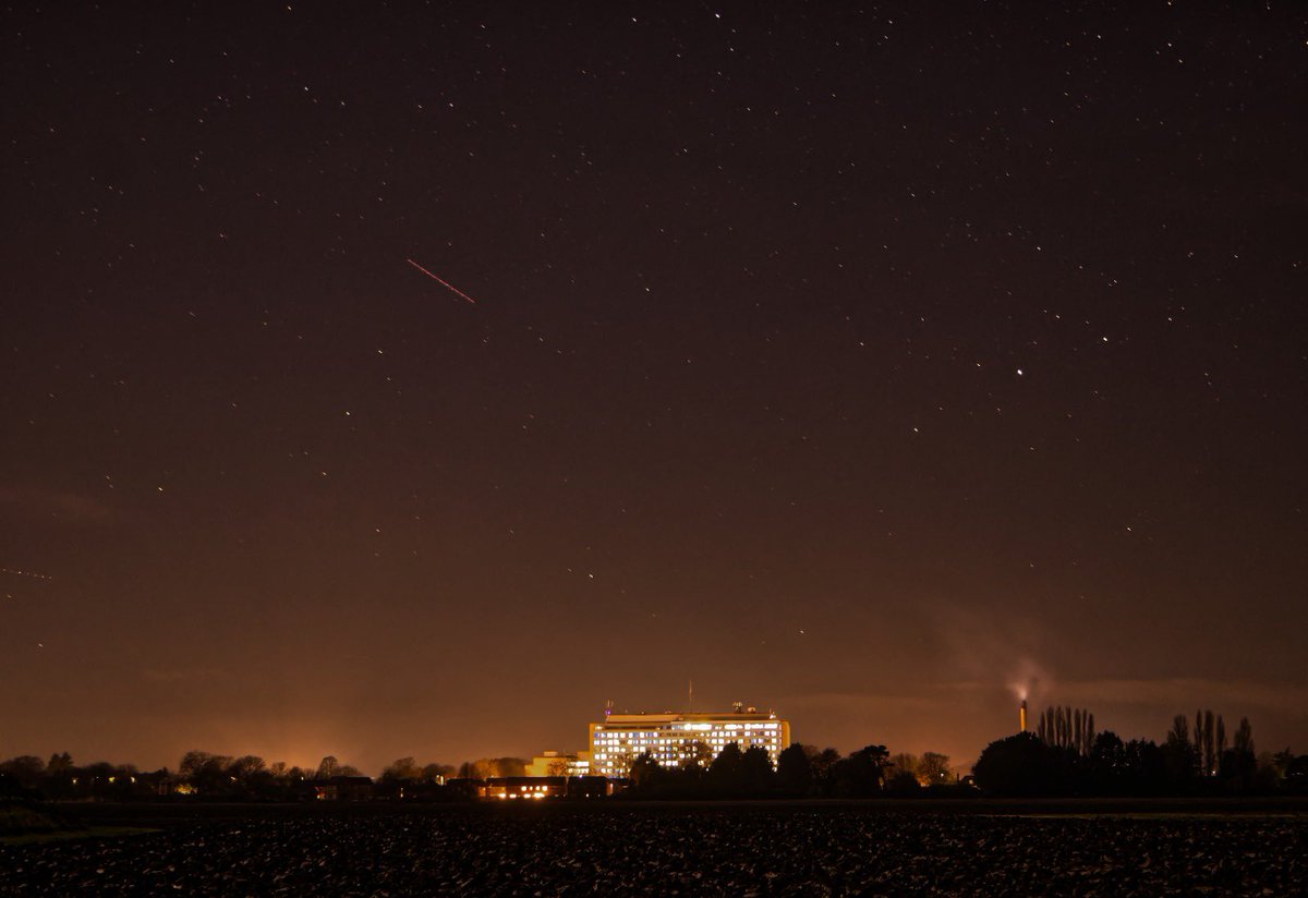 Gorgeous night sky over our wonderful PHB tonight. What a tough old time we are having at the minute but sending love and strength to everyone and hoping for brighter times ahead 🌙✨💛

<a href="/ULHTMaternityPH/">ULHT PilgrimBoston Maternity</a> <a href="/ULHT_News/">NHS United Lincs</a> <a href="/DevelopmentUlht/">ULHT Organisational Development</a> <a href="/looknorthBBC/">BBC East Yorkshire</a> <a href="/BBCRadioLincs/">BBC Lincolnshire</a>
