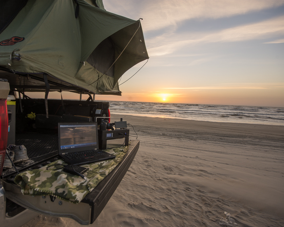 JouleCase's tweet image. The future is in the horizon...and it's Joule Case... 🌅 
#JouleCase #WednesdayWisdom #Power #RenewableEnergy #GreenEnergy