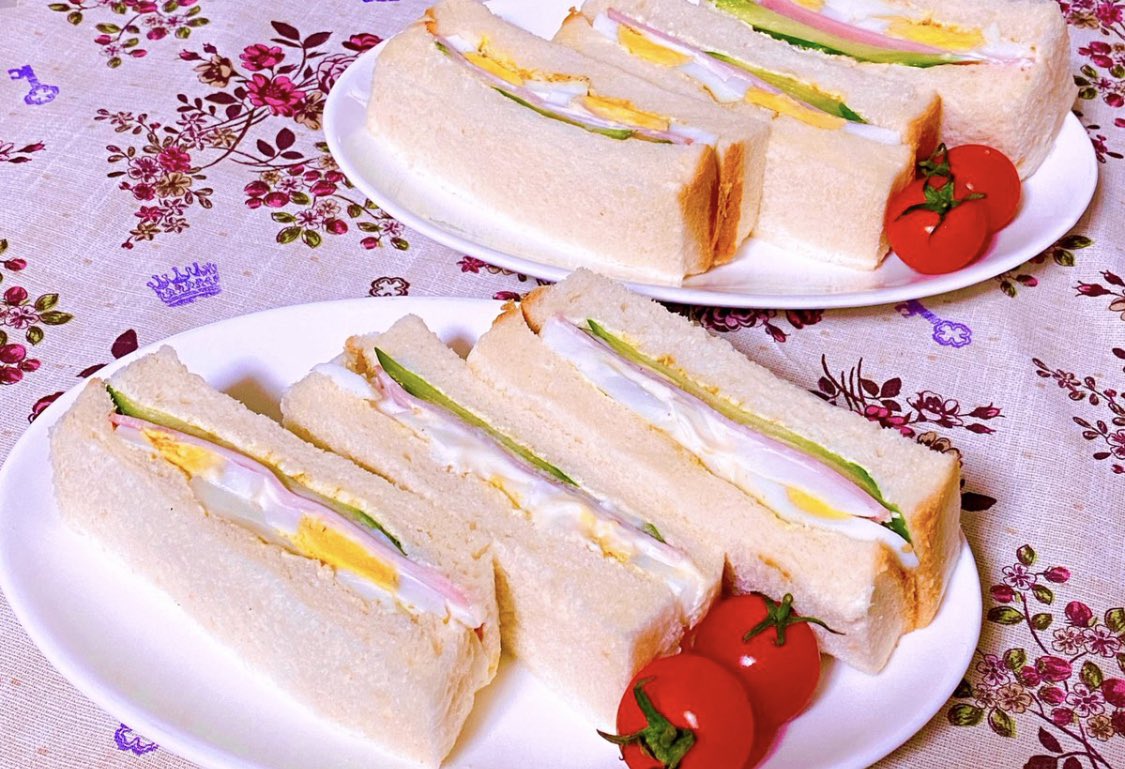 kana___200's tweet photo. おはようございます☀

今日は手作りサンドウィッチ🥪
見た目はいい感じじゃないかな🤔

味はどうだろうな😂 https://t.co/VMpnocius5
