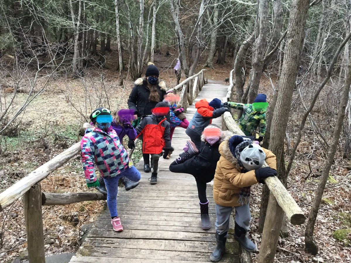 datl_ed's tweet photo. We’re finding lots of places to practice our balancing near our school. We saw lots of wildlife & looked for signs of winter coming. #physedoutside #outsideisbest #dressforsuccess @LeatherbarrowPS https://t.co/vRyvITJz1v