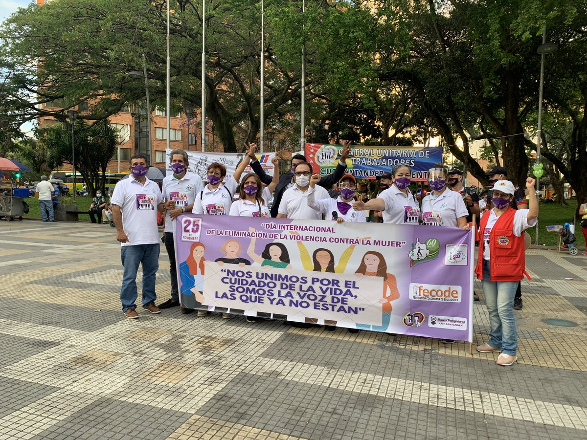 SindicatoSES's tweet photo. #SESInforma | Hoy alzamos la voz por las que ya no están, defendemos la vida y La Paz. #NosQueremosVivas #NiUnaMenos2020 #noviolenciacontralamujer https://t.co/9wKPP5Jkdp
