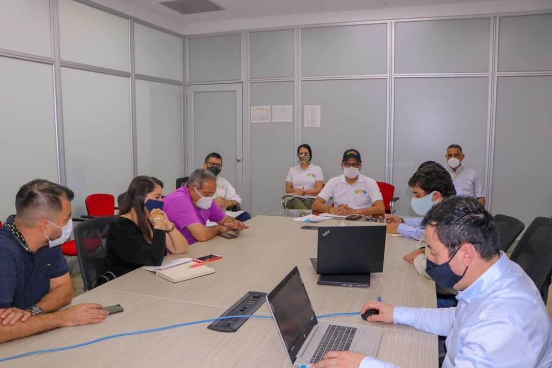 GobMeta's tweet photo. El proyecto de remodelación de la escuela de Rubiales en #PuertoGaitán será presentado al OCAD. 

La @AlcPuertoGaitan y @ECOPETROL_SA presentaron a la @sedmetaweb el proyecto que está estimado en más de $23 mil millones y beneficiará a más de 350 niños y jóvenes del sector rural. https://t.co/seu1kLR1J3