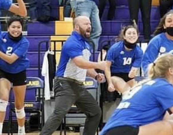 Gotta love reaction shots! when your season is on the line ⬇️ W’ford trailed 14-11 in G5 vs Midland at Midland on Tues. Kangaroos broke not 1 match point BUT 3!! Won 17-15 to advance to the quarters! Logan Loran school record 60 asts Kate Hansen school record 26 kills! #txhsvb