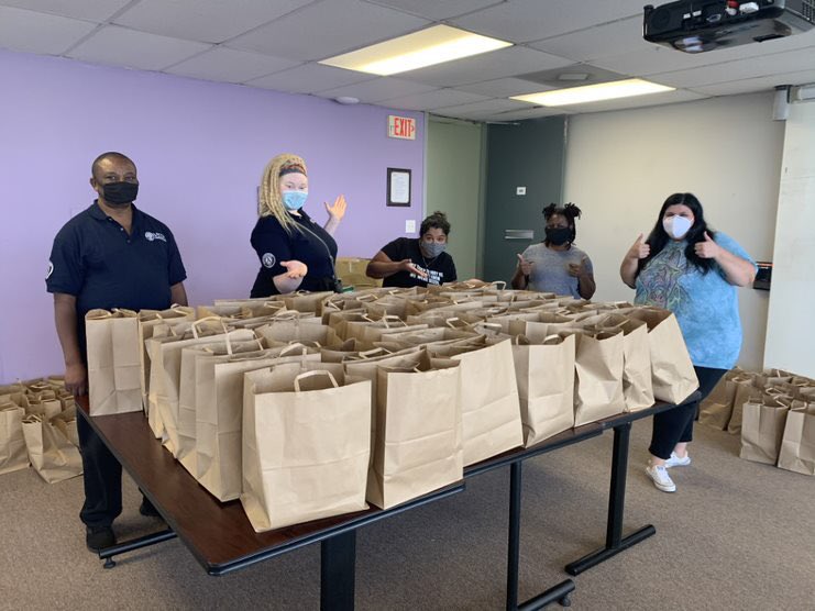thealliancetx's tweet photo. Together with @adultliteracyh1 &amp; @molinagiving we brought new books to children &amp; families across the Greater Houston area! Our @AmeriCorps team hosted a successful book giveaway last week &amp; handed out 528 in just one hour! Thanks to all who helped!

#HouLit100 #MOAL #TeamMOAL https://t.co/W2pslSORAj