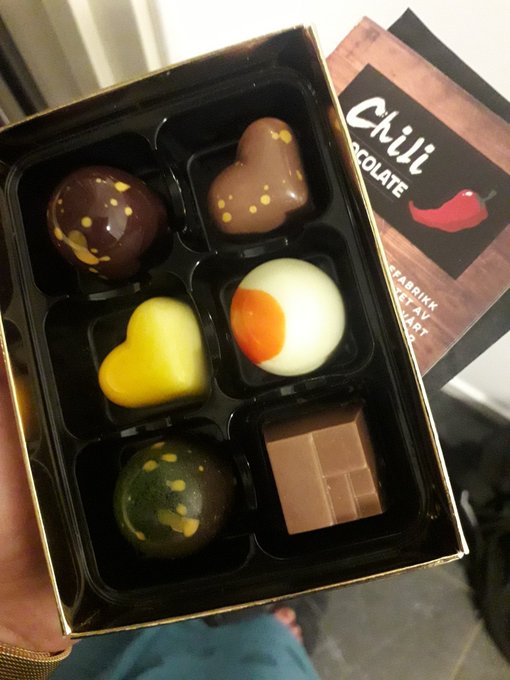 Good night #chocolate #sweets https://t.co/mhxymgG7VM<a href="/tag/chocolate"class="tags">#chocolate</a><a href="/tag/sweets"class="tags">#sweets</a>