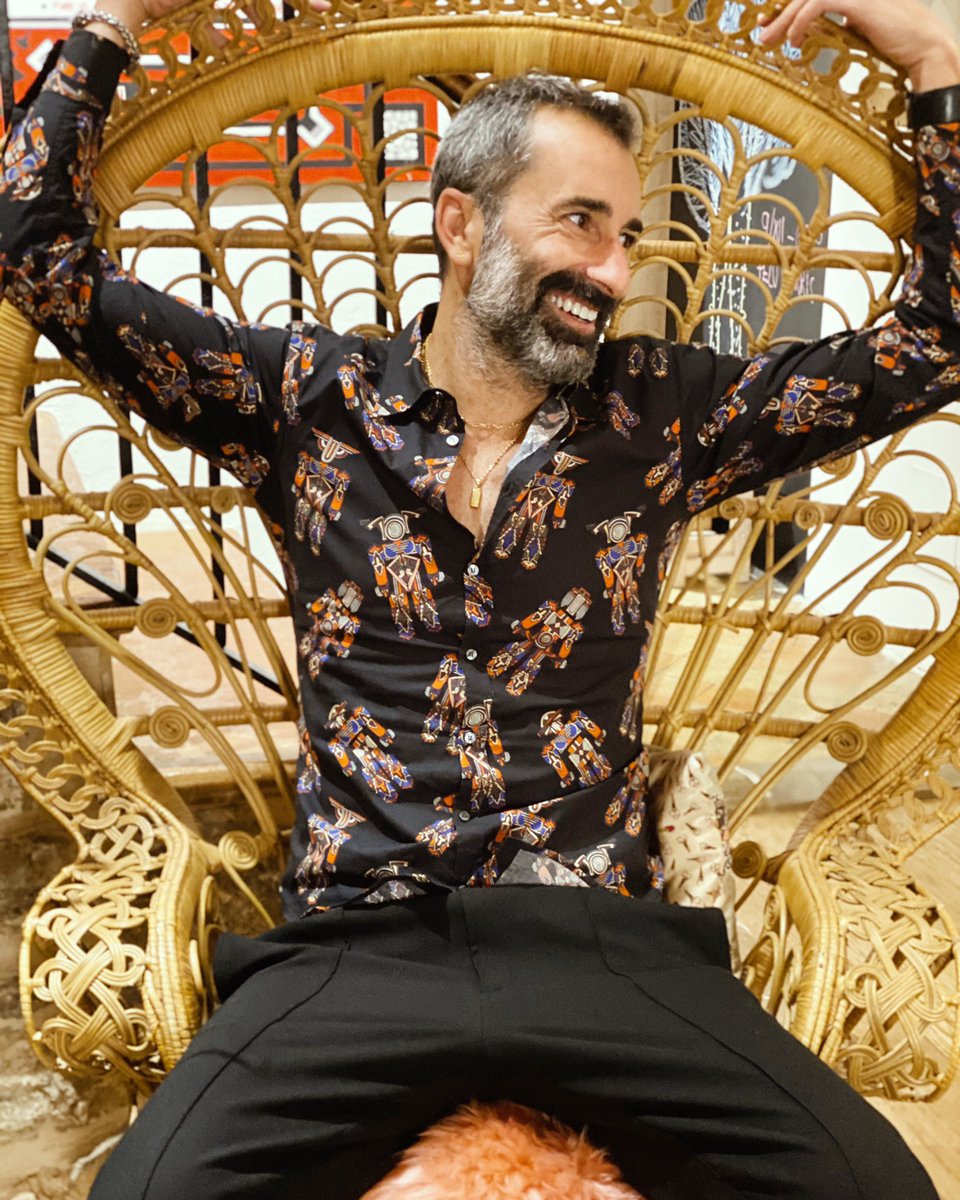 andresllompart's tweet photo. Quien te hace reír, te regala vida 🌈
#msgm #beststreetstyle #smilemen #beststreetoutfit #menstreetstyle #menstreetwear #menfashion #fashionmen #mensmile 
#hoscos #vecinitos #menshirts #palmademallorca #mallorca #gay #gayfashionista #gaystyle #gaywithstyle #gaybloggers https://t.co/NtPuuTVDdf