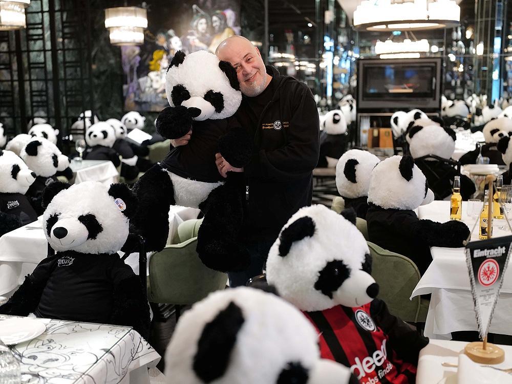 German restaurant bears out pandemic with furry customers