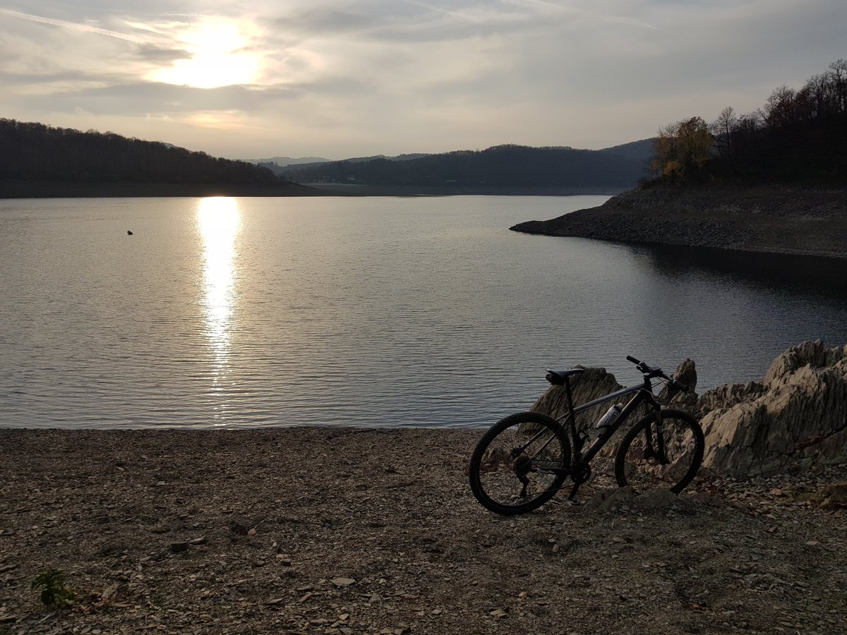 juergen_be_'s tweet photo. Schöne MTB Runde durch den #nationalparkeifel und entlang des Rursee #eifel #mountainbiking #deinnrw #mtb #rursee #kermeter https://t.co/iVyyc1Kf2w